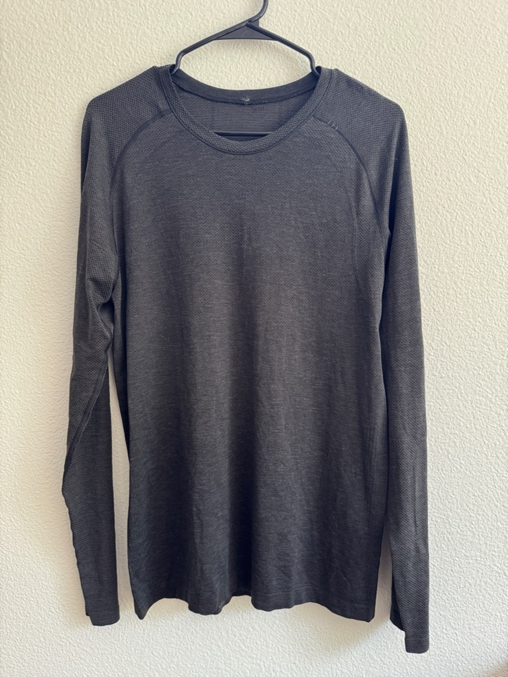 Lululemon metal vent long sleeve shirt